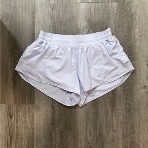 Lululemon low rise hotty hots 2.5 inch